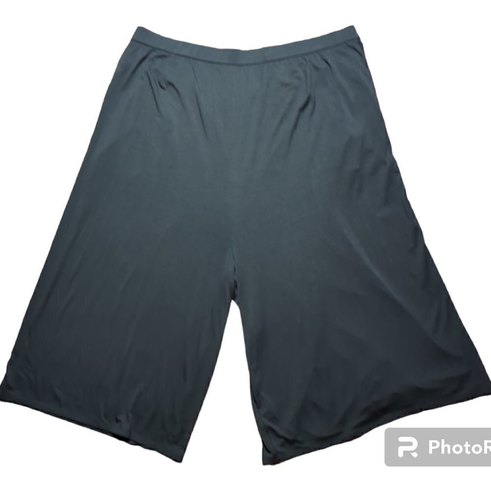 Eileen Fisher Women's 95 % Tencel Stretch Skirt Shorts Size 2X Color Black